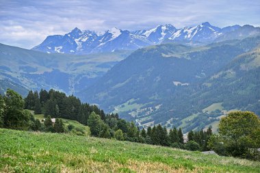 Savoie, Hauteluce, Albertville ve La Plagne yakınlarındaki Fransız bölgesinin panoramik manzarası.