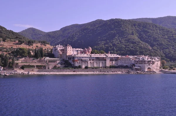 クセノフォトス修道院はアトス山に建てられた修道院です — ストック写真