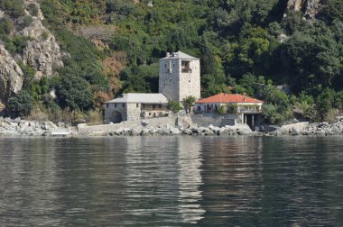 Simonos Petras Manastırı Athos Dağı üzerine inşa edilmiş bir manastır.