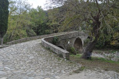 İviron Manastırı Athos Dağı üzerine inşa edilmiş bir manastır.