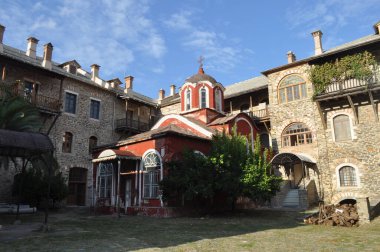 İviron Manastırı Athos Dağı üzerine inşa edilmiş bir manastır.
