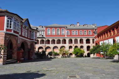 Vatopedi Manastırı Athos Dağı üzerine inşa edilmiş bir manastır.