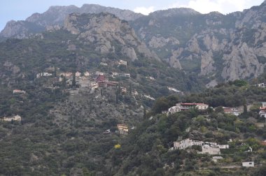 Saint Anne 'in taslağı Athos Dağı üzerine inşa edilmiştir.