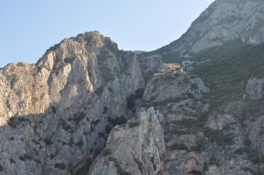 Küçük Aziz Anne ve Kutsal Kulübe Havarisi Thomas 'ın taslağı Athos Dağı üzerine inşa edilmiştir.