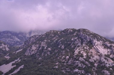 Athos Dağı 'ndaki dağlar ve deniz