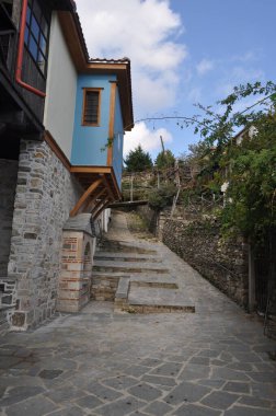 Karyes, Athos Dağı üzerine kurulmuş bir yerleşim yeridir.