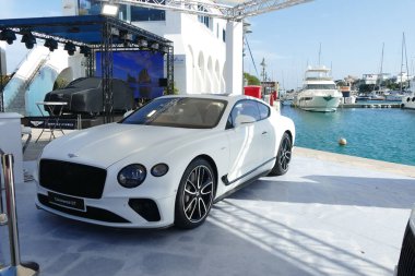 Limasol Boat Show 2023, Limasol Marina 'da. The Car Bentley, Continental GT Limasol Boat Show 2023, Limassol Marina: 18 Mayıs 2023, Limasol, Kıbrıs