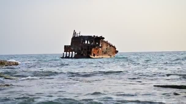 Beautiful Old Shipwreck — Stock Video