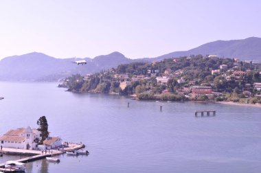 Korfu, Yunanistan - 05 Ekim 2012: Yunanistan 'ın güzel Korfu adası Korfu Uluslararası Havalimanı 