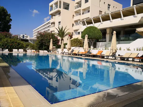 Limasol, Kıbrıs - 14 Eylül 2018: Kıbrıs 'taki Loda Hotel binası Limasol