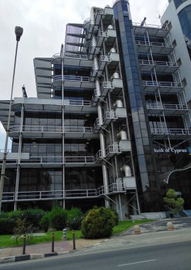 Limasol, Kıbrıs - 11 Haziran 2018: Lefkoşe 'deki İşletme bürosu binası, Çevirisi: İçinde 