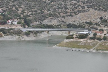 Germasogeia Barajı ve Kıbrıs Rum Kesimi yakınlarındaki çevre