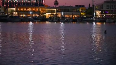 Limasol, Kıbrıs Rum Kesimi 21 Ağustos 2023: Kıbrıs Rum Kesimi 'ndeki Eski Güzel Gece Limasol