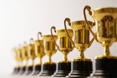 bir satırdaki kupa grubu