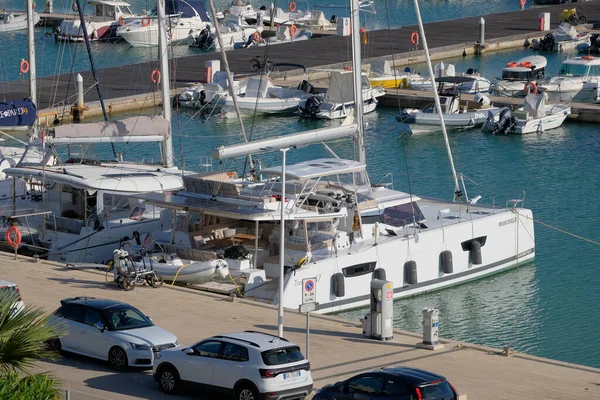 Italien Sicilien Medelhavet Marina Ragusa Ragusaprovinsen Oktober 2022 Motorbåtar Och — Stockfoto