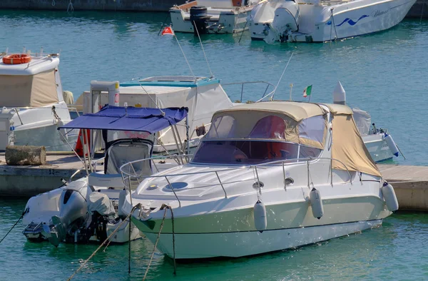 Italien Sicilien Medelhavet Marina Ragusa Ragusaprovinsen Oktober 2022 Motorbåtar Och — Stockfoto