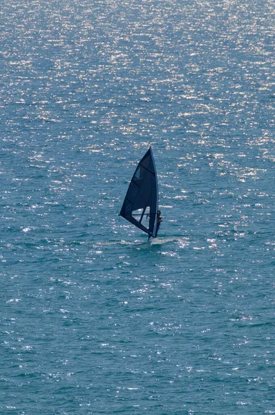 Italia Sicilia Mar Mediterraneo Canale Sicilia Uomo Tavola Surf Mare — Foto Stock