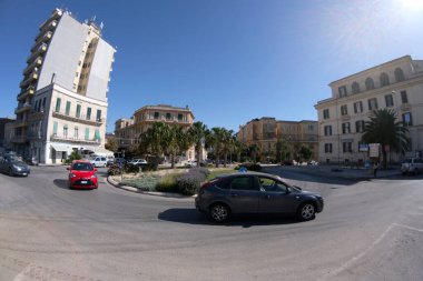 İtalya, Sicilya, Ragusa, Del Popolo Meydanı manzarası (Piazza del Popolo)