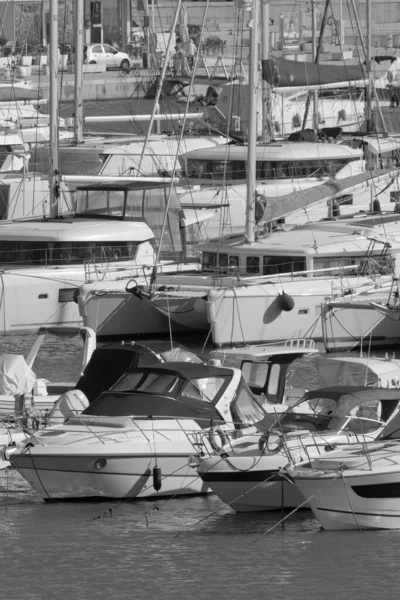 意大利 西西里 地中海 拉古萨海 拉古萨省 2022年11月18日 港口豪华游艇 Editorial — 图库照片