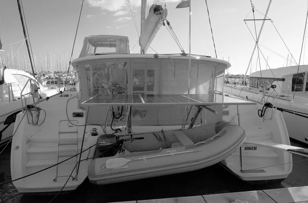 イタリア シチリア島 地中海 マリーナ ラグーザ ラグーザ州 11月2022 ポート内の帆船 Editorial — ストック写真