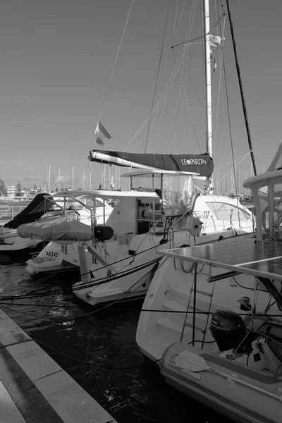 塔拉里 西西里 地中海 拉古萨港 拉古萨省 2022年11月24日 港口的豪华游艇 Editorial — 图库照片