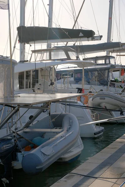 Italien Sicilien Medelhavet Marina Ragusa Ragusaprovinsen November 2022 Segelbåtar Hamnen — Stockfoto