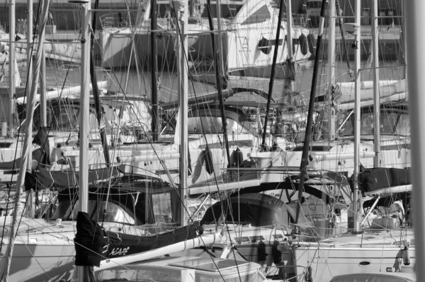 意大利 西西里 地中海 拉古萨海 拉古萨省 2022年12月4日 港口豪华游艇 Editorial — 图库照片