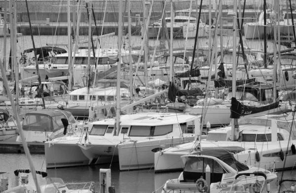 意大利 西西里 地中海 拉古萨港 拉古萨省 2022年12月10日 港口豪华游艇 Editorial — 图库照片