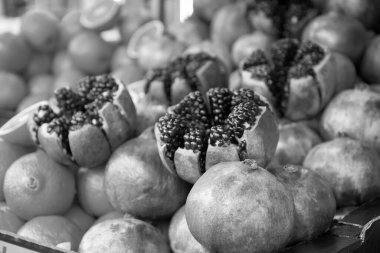 Türkiye, İstanbul ve yerel gıda mağazasında satılık nar