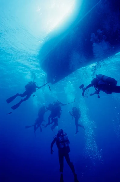 Italy Mediterranean Sea Ponza Island Photo Scuba Divers Decompressing Motor — Stockfoto