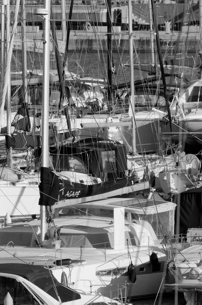 意大利 西西里 地中海 拉古萨海 拉古萨省 2023年3月3日 港口的豪华游艇 Editorial — 图库照片