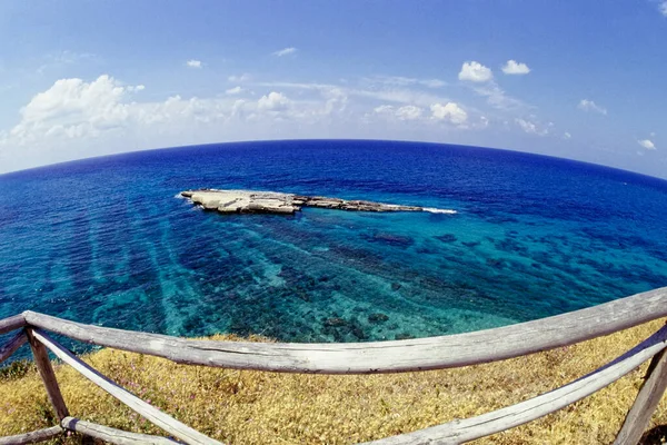 Italia Mar Mediterráneo Calabria Briatico Vista Roca Santa Irene Que — Foto de Stock