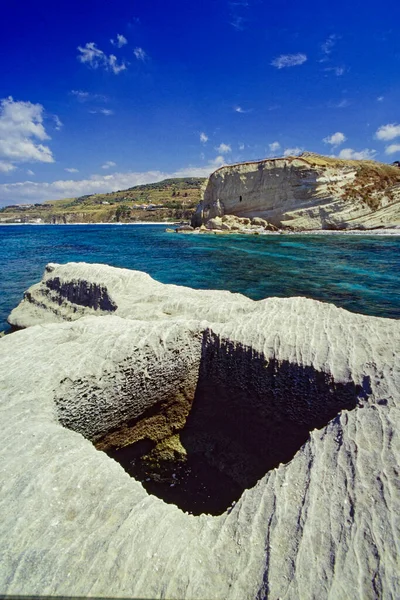 Италия Средиземное Море Кальмбха Бриатико Вид Скалу Ирины Которой Римляне — стоковое фото