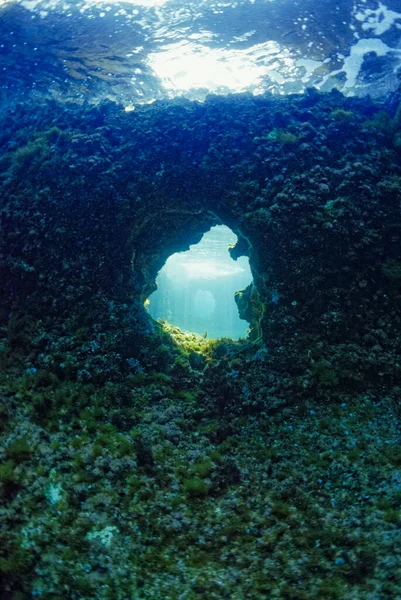 Italien Mittelmeer Kalabrien Briatico Großbritannien Foto Blick Auf Den Felsen — Stockfoto
