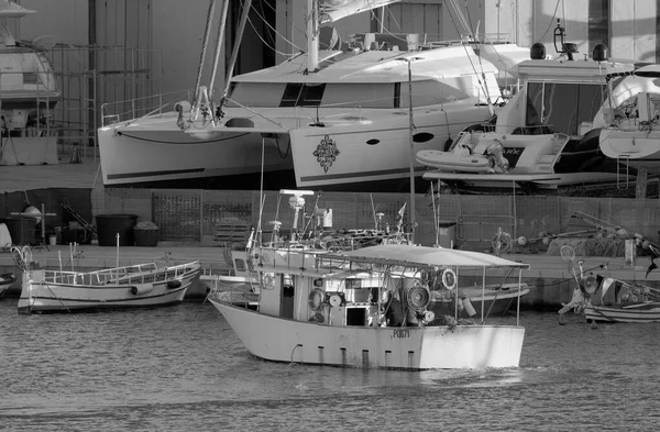 Italien Sicilien Marina Ragusa Ragusaprovinsen Mars 2023 Lokala Fiskebåtar Och — Stockfoto