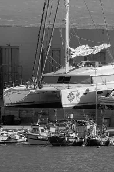 Italia Sicilia Marina Ragusa Provincia Ragusa Marzo 2023 Barcos Pesca —  Fotos de Stock