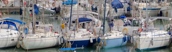 Italien Sicilien Medelhavet Marina Ragusa Ragusaprovinsen Mars 2023 Segelbåtar Hamnen — Stockfoto