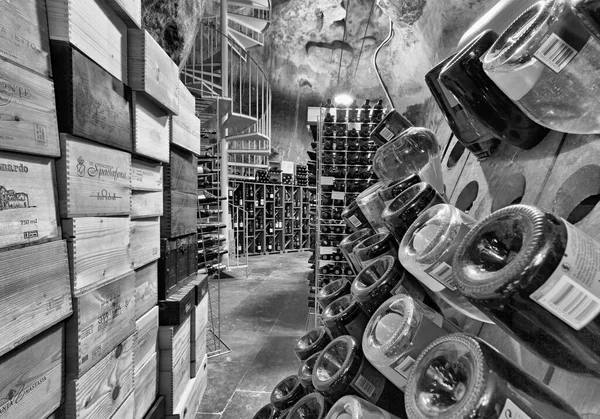 意大利西西里拉古萨酒窖 — 图库照片