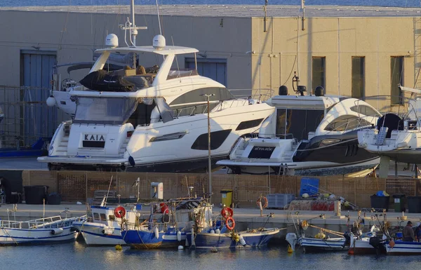 Italien Sicilien Marina Ragusa Ragusaprovinsen Mars 2023 Lokala Fiskebåtar Och — Stockfoto