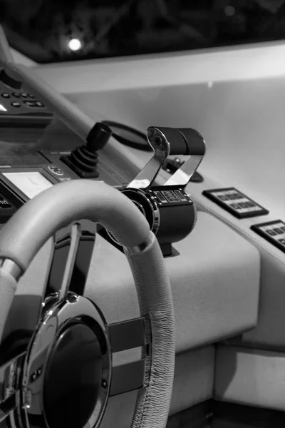Italy Luxury Yacht Driving Consolle Closeup — Stock Photo, Image