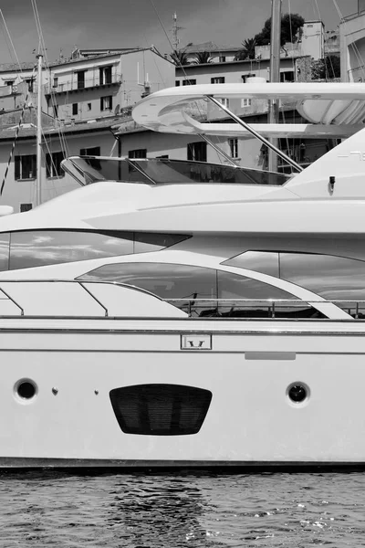 Ιταλία Τοσκάνη Νησί Έλβα Πολυτελή Yacht Azimut Portoferraio Λιμάνι — Φωτογραφία Αρχείου