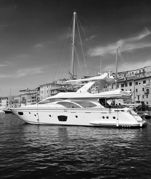 Italia Toscana Isola Elba Veduta Yacht Lusso Nel Porto Portoferraio — Foto Stock