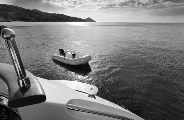 Itálie Toskánsko Ostrov Elba Pohled Luxusní Jachty Azimut Jeho Úhrady — Stock fotografie