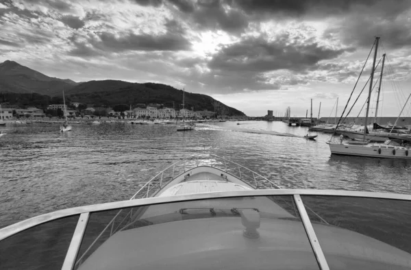 Italia Toscana Isla Elba Entrando Puerto Marciana Marina Ciudad Con — Foto de Stock