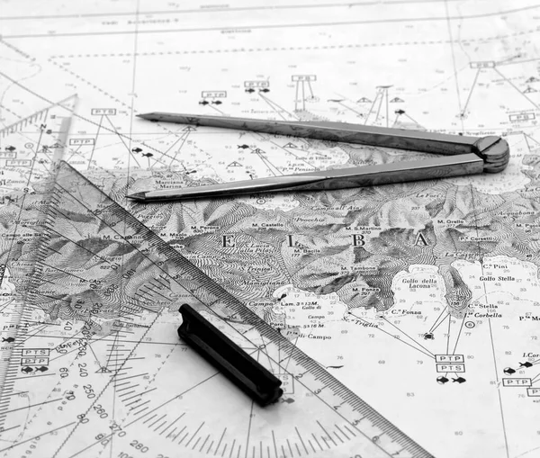 意大利 厄尔巴岛航海地图和指南针 — 图库照片
