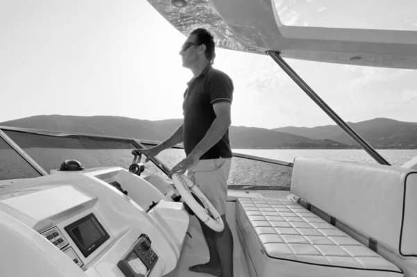 Italien Toscana Elba Island Lyx Yacht Azimut Flybridge Körning Consolle — Stockfoto
