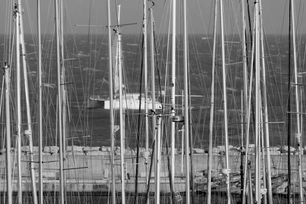 Italien Sicilien Medelhavet Marina Ragusa Ragusaprovinsen Mars 2023 Segelbåtsmaster Hamnen — Stockfoto