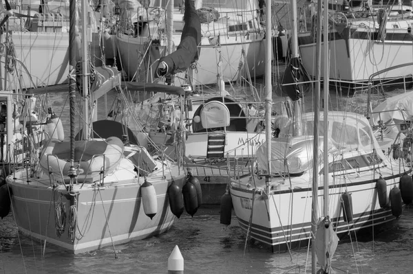 Италия Сицилия Средиземное Море Марина Рагуза Провинция Рагуза Парусные Лодки — стоковое фото
