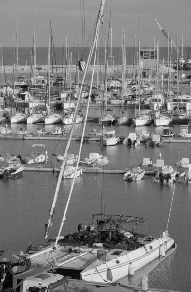 Italien Sicilien Medelhavet Marina Ragusa Ragusaprovinsen Maj 2023 Segelbåt Vrak — Stockfoto