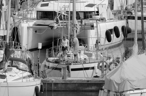 意大利 西西里 地中海 拉古萨海 拉古萨省 2023年5月7日 在港口的一艘帆船上结婚 Editorial — 图库照片